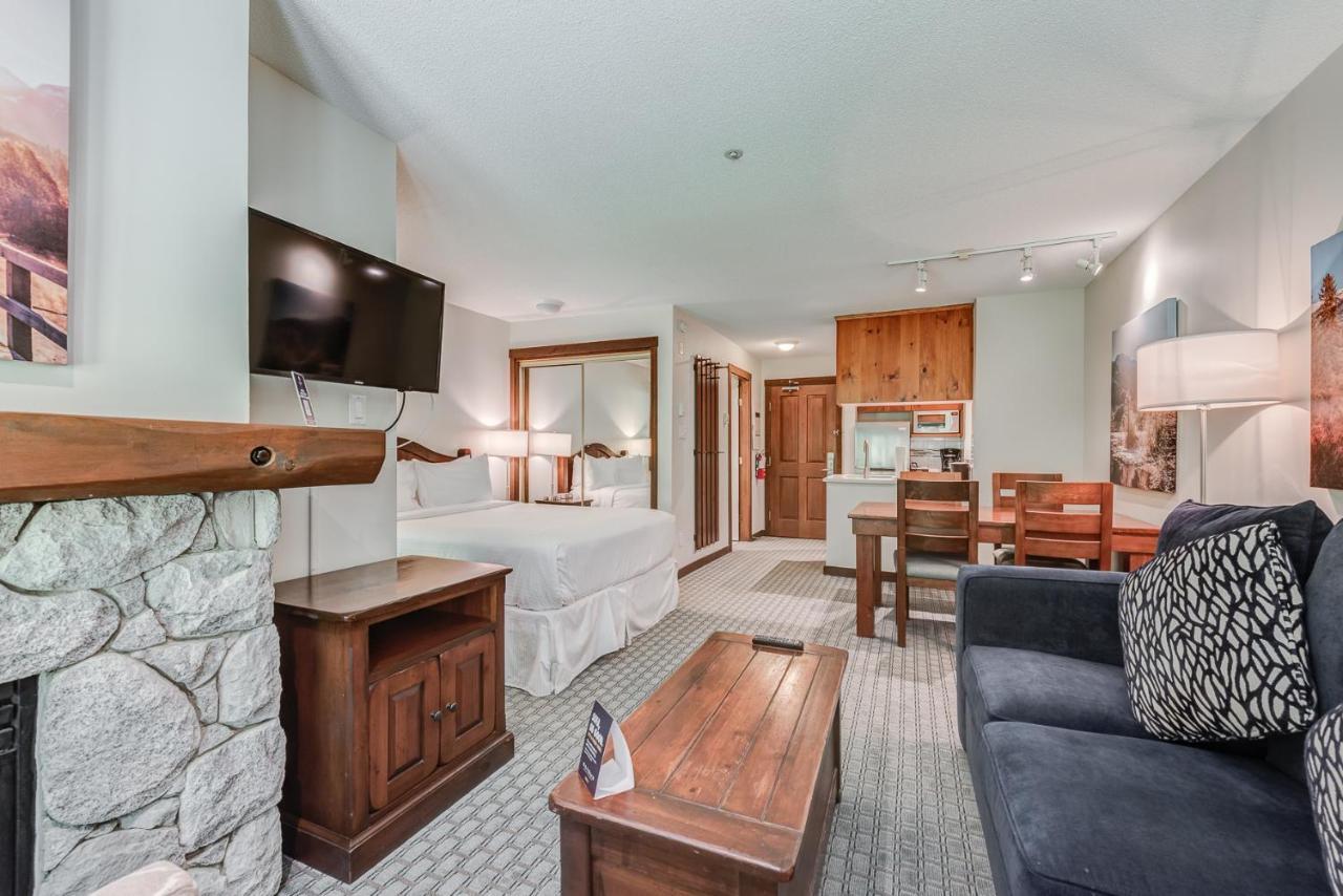 Hotel Blackcomb Springs By Clique 4*