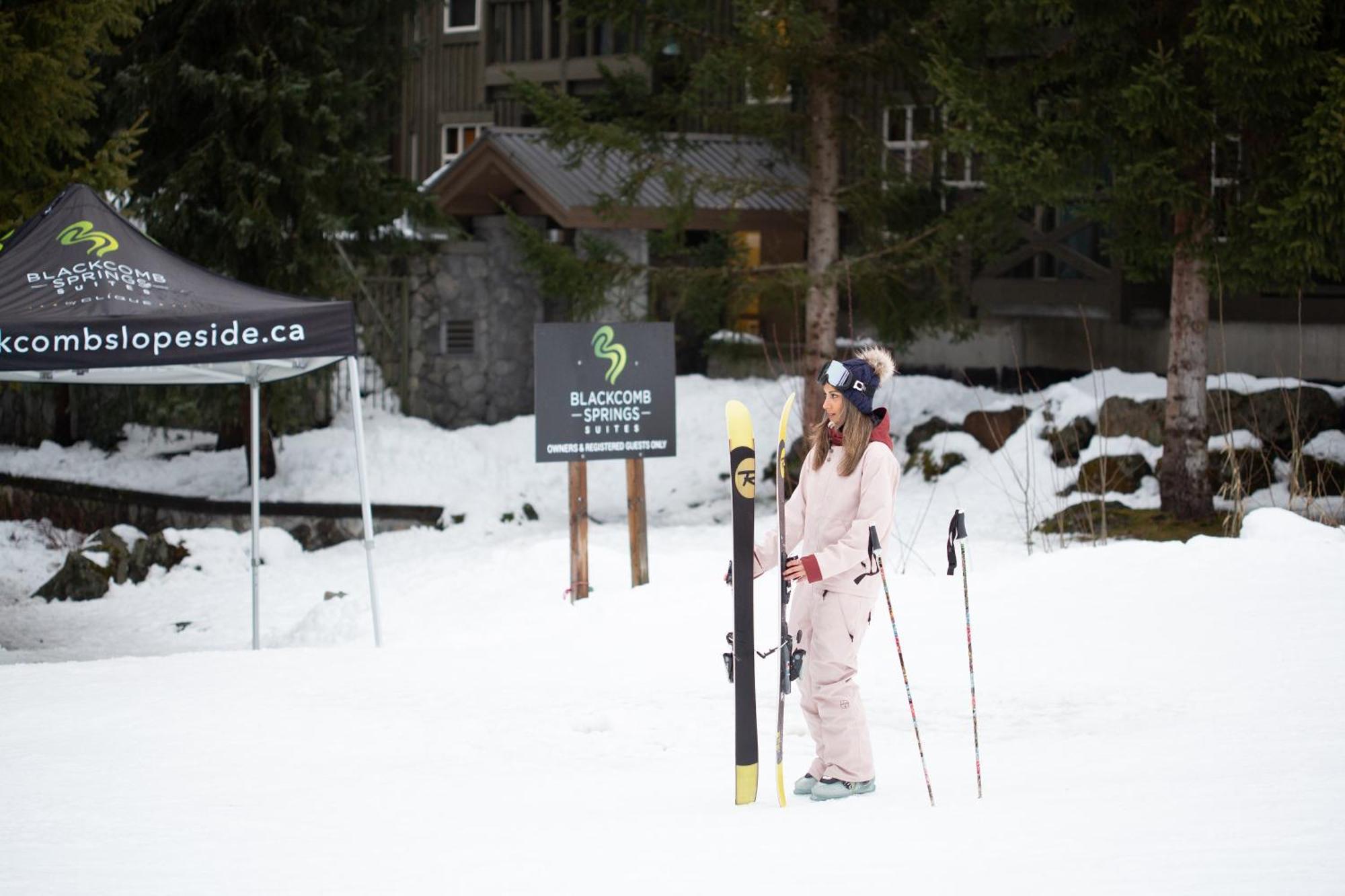 Hotel Blackcomb Springs By Clique 4*